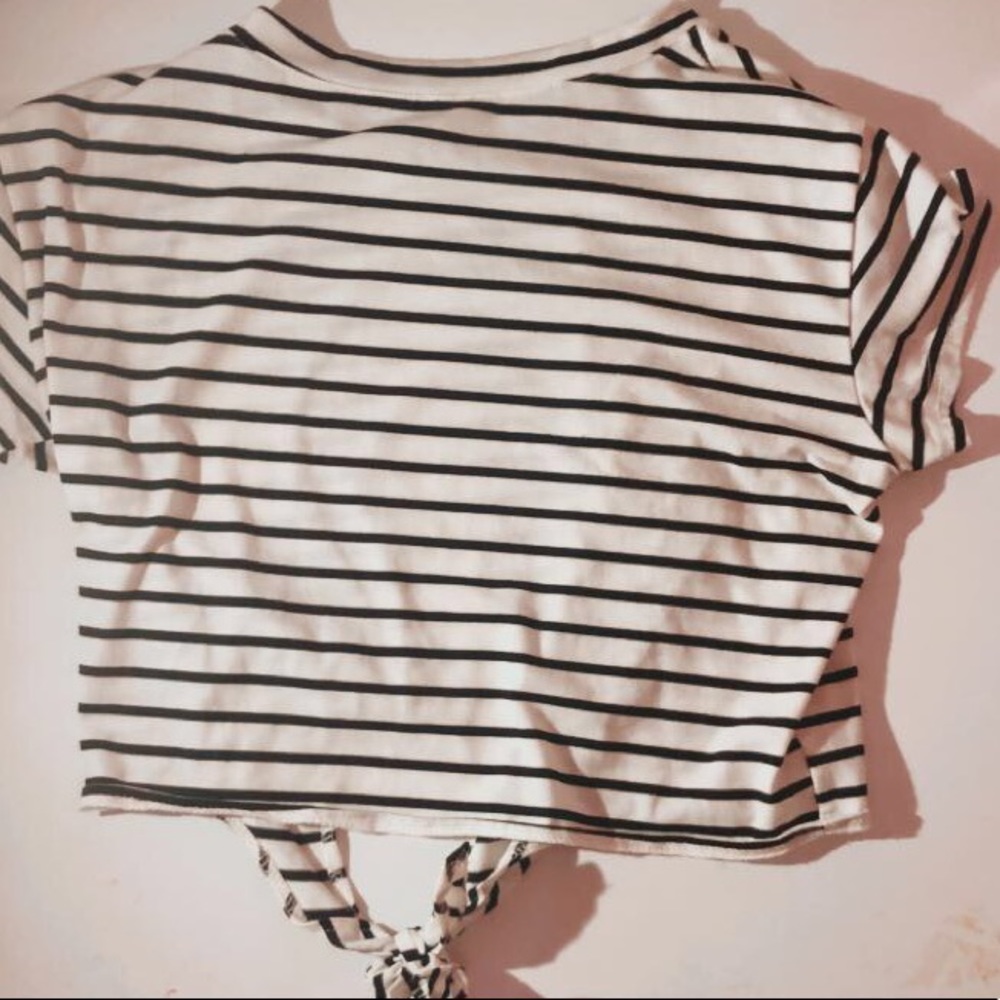 Striped Tee 💫 - Picture 2 of 3
